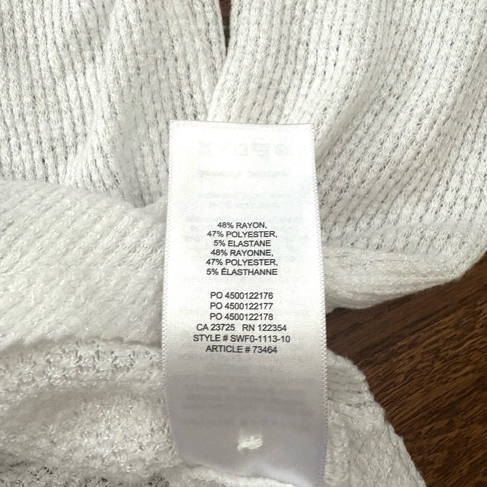 Babaton Aritzia Taurus Tie White Longsleevs Top Cardigan Size M - Picture 5 of 9